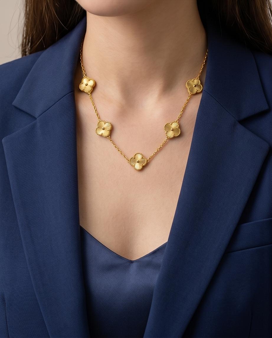 Colar de Trevo Dourado Banhado em Ouro 18K - Imagem 2